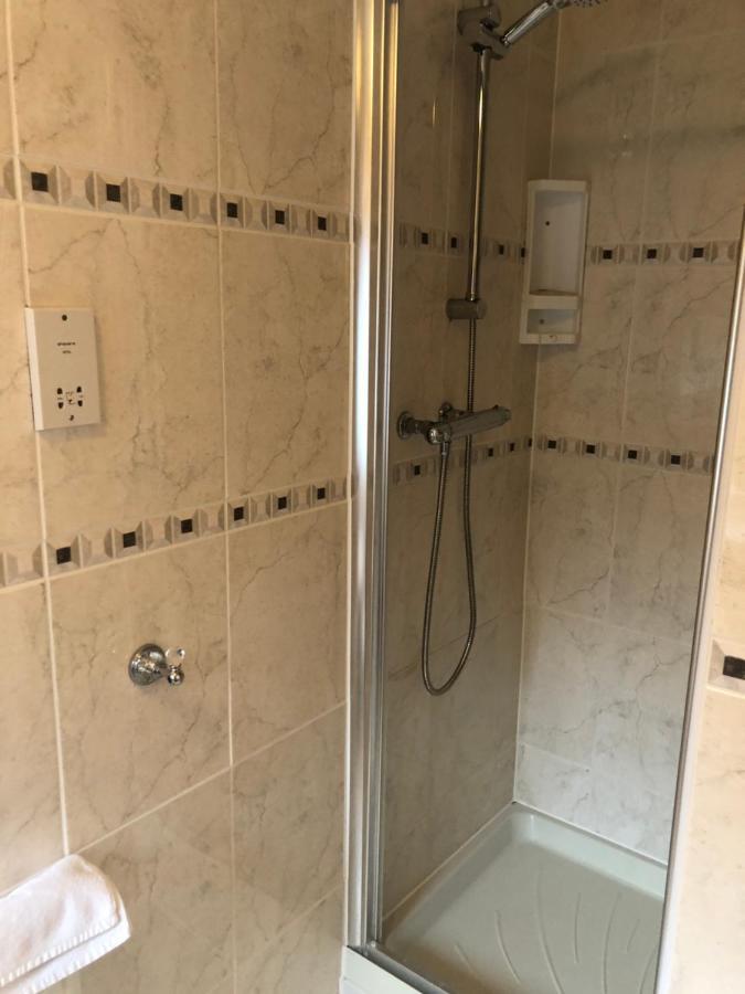 Cherry Tree House Уелингтън Екстериор снимка