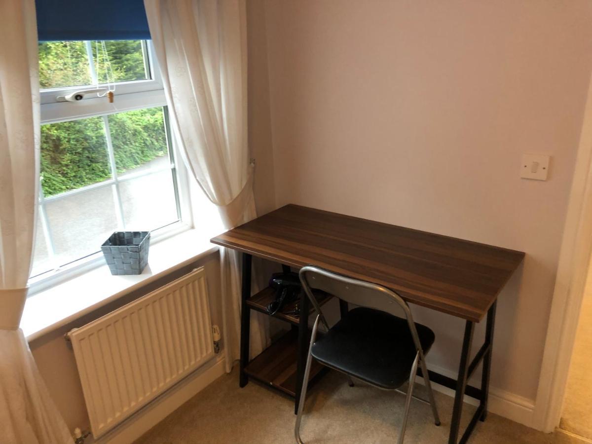 Cherry Tree House Уелингтън Екстериор снимка