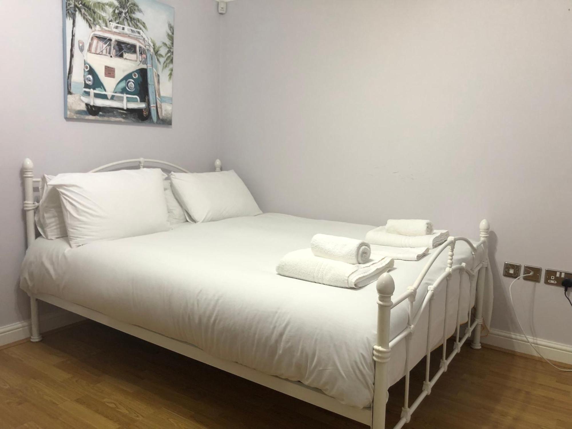Cherry Tree House Уелингтън Екстериор снимка